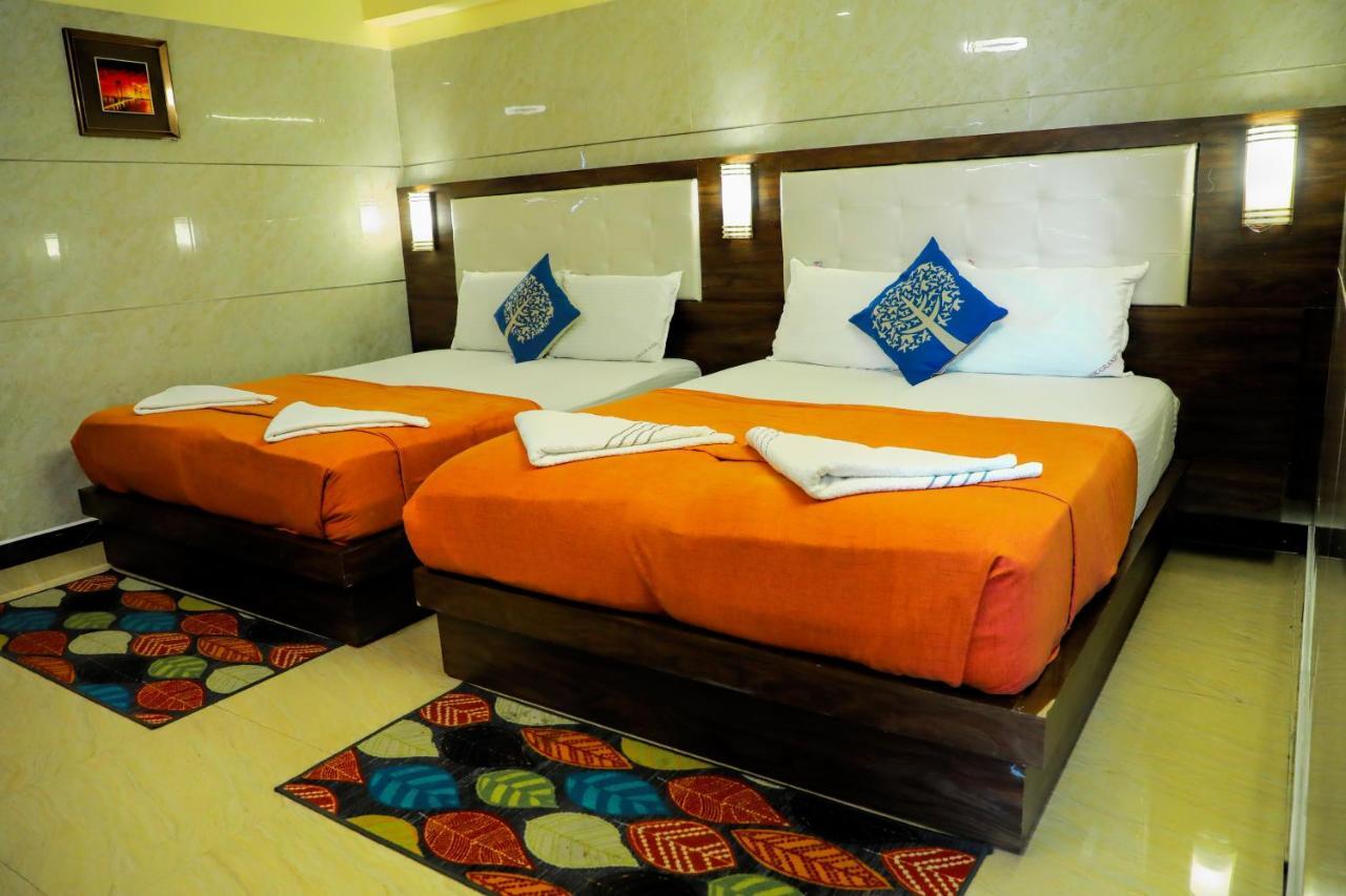 Hotel Ssk Grand Kanchipuram Buitenkant foto