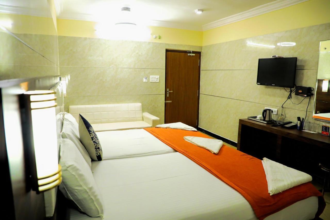 Hotel Ssk Grand Kanchipuram Buitenkant foto