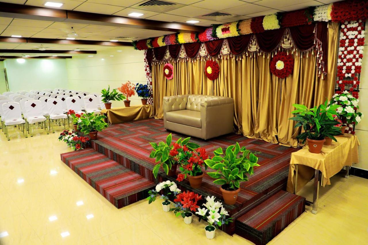 Hotel Ssk Grand Kanchipuram Buitenkant foto